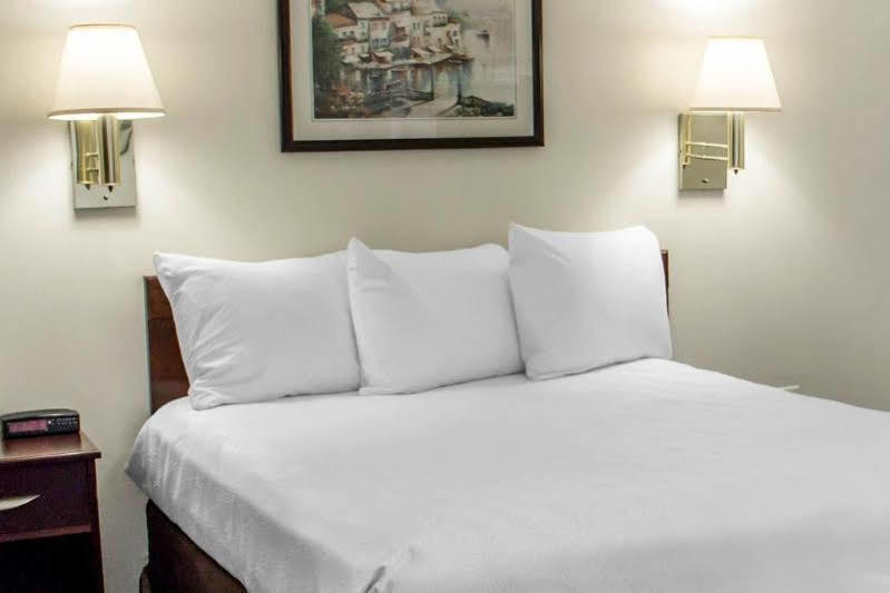 Motel 6-Greensboro, Nc - I-40 Екстер'єр фото
